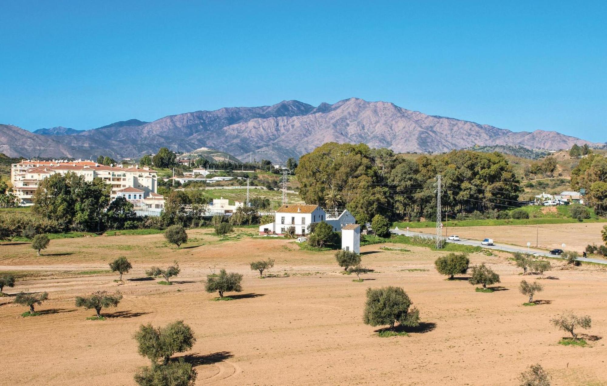 Nice Apartment In Mijas Costa With Kitchen Fuengirola Dış mekan fotoğraf